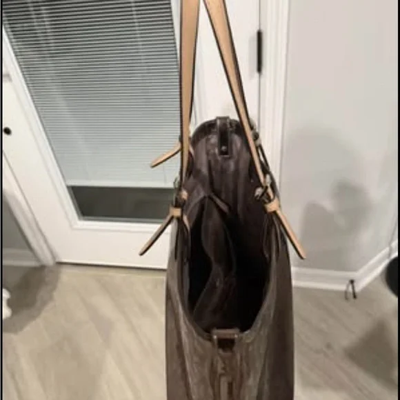 Elegant Brown Tote Bag - Picture 4 of 4